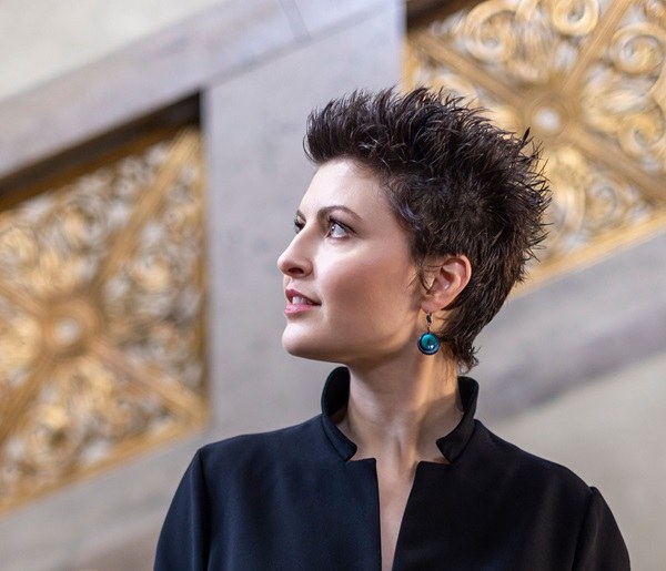 CNDM. Angela Metzger.