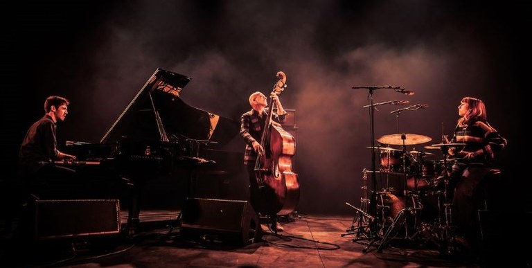 CNDM. Avishai Cohen Trio.