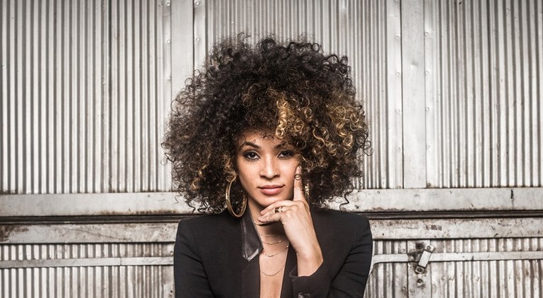 CNDM. Kandace Springs.